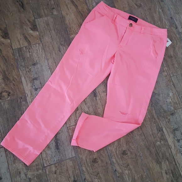 American Eagle Outfitters Pants - 🍃🌺Nwt American Eagle distressed pants